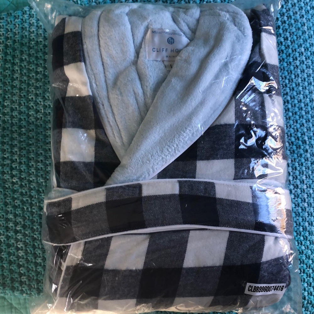 COPY - Maine Cliff House bathrobe NWT